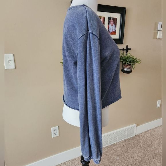 Champion Medium cropped v-neck sweatshirt blue big C - Picture 2 of 5